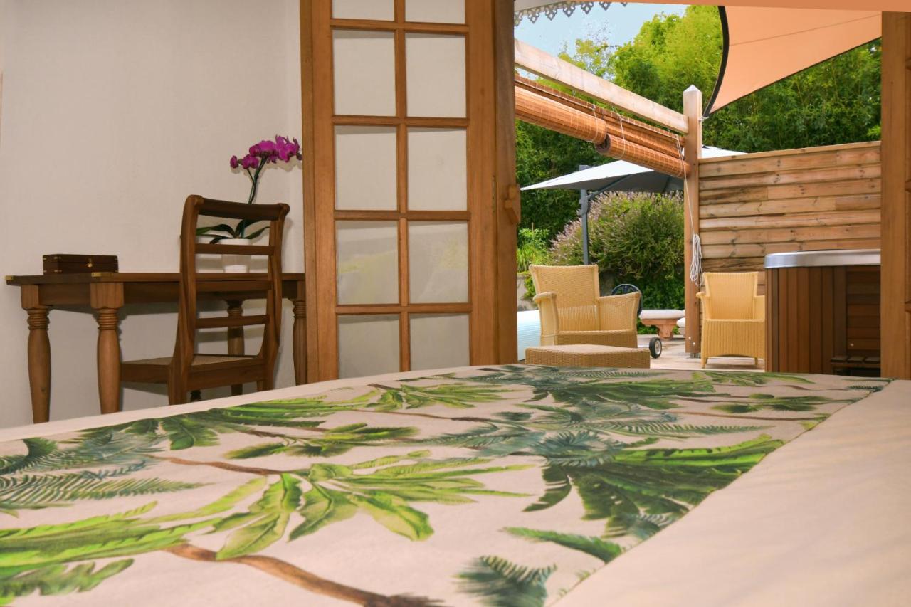Le Jacaranda Du Guillaume Bed & Breakfast Le Guillaume ภายนอก รูปภาพ